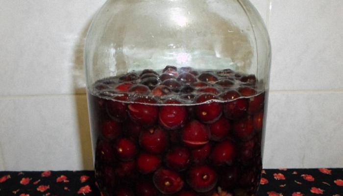 Как приготовить настоящую вишневую наливку на водке