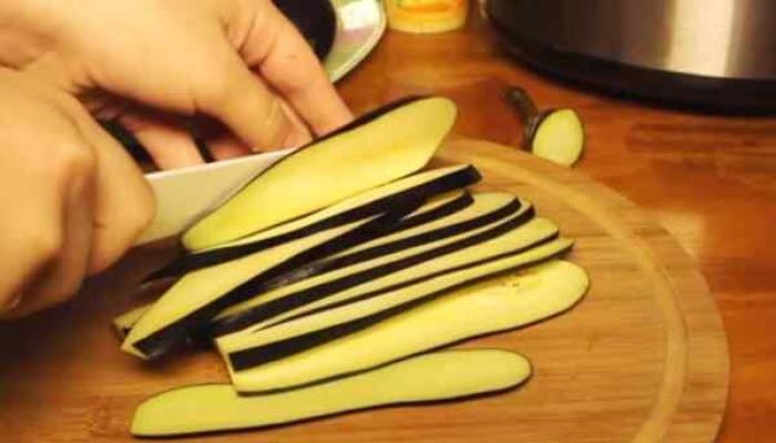 Как делать баклажаны с чесноком и сыром