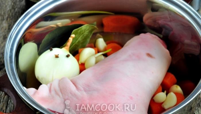 Печено вепрево колено — рецепт приготовления запеченой свиной рульки по-чешски