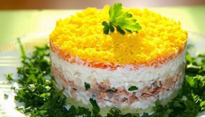 Салат с горбушей консервированной и рисом: новые рецепты с фото Для приготовления салата нам понадобится